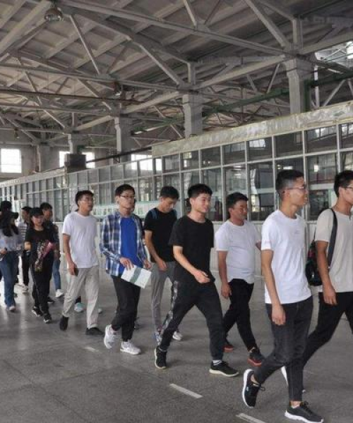 广西蓝创新能源引领未来职教风潮，热门职高新锐排名前十