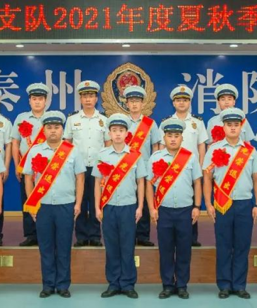 广西蓝创新能源汽车充电桩配件标准执行与追求