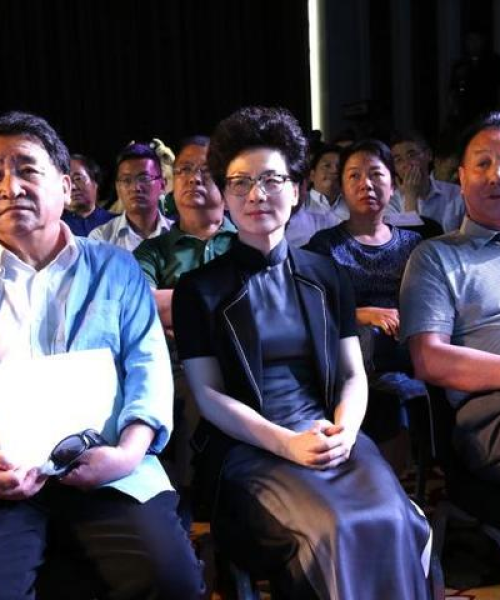 东莞与宜兴，新闻头条助力两地蓬勃发展