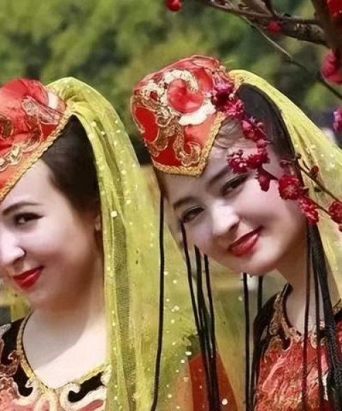 揭秘维吾尔族独特文化与历史背景，神秘而充满活力的民族深度解析