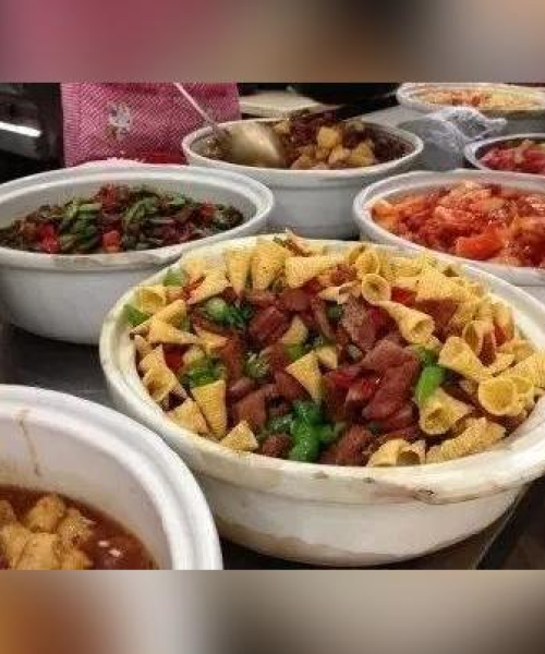 世界顶尖大学食堂排行榜，美食之旅的学府探索