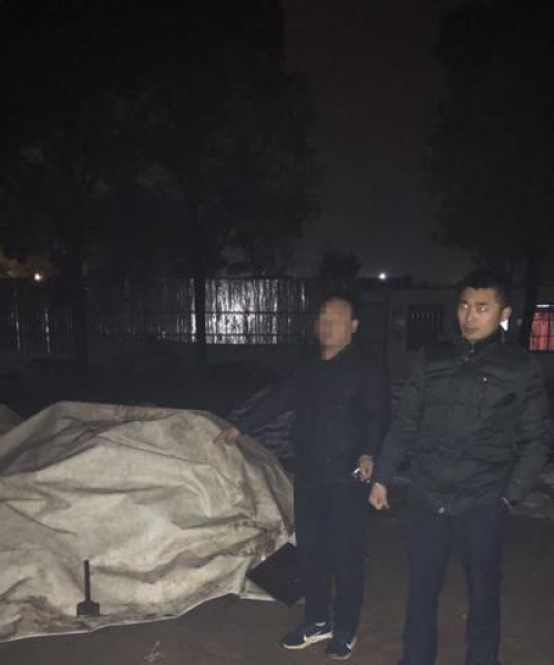 武汉出租车司机吵架视频曝光，城市街头掀起短暂风波