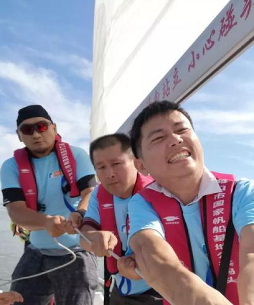 夏日帆船之旅，乘风破浪，尽赏海岛风情之美