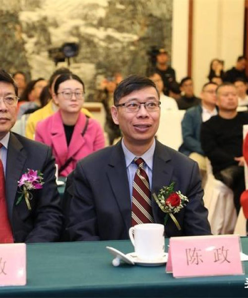 福源珠宝最新换款时间表揭秘，时尚潮流尽在掌控！