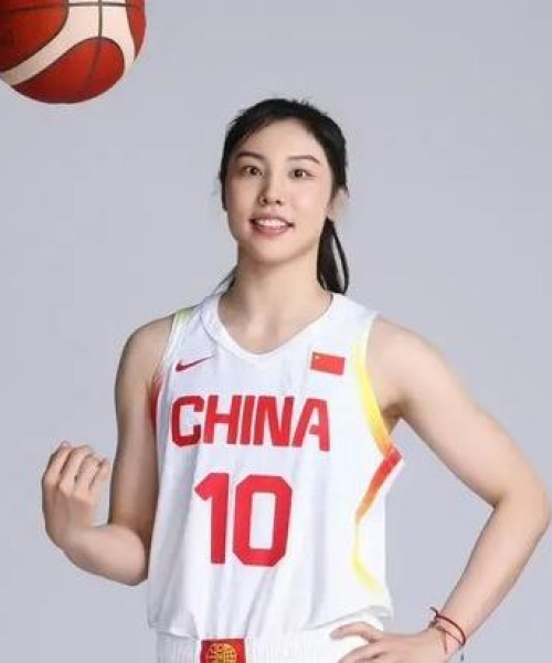法国女篮勇夺前十奖牌，辉煌成就背后的励志故事