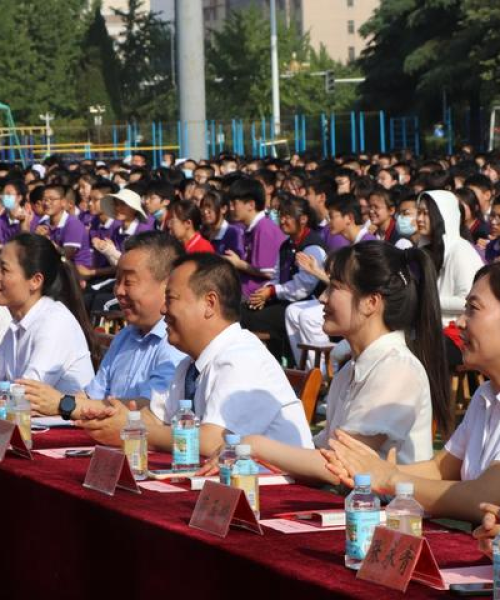 青春问候，励志语录启航梦想之旅！