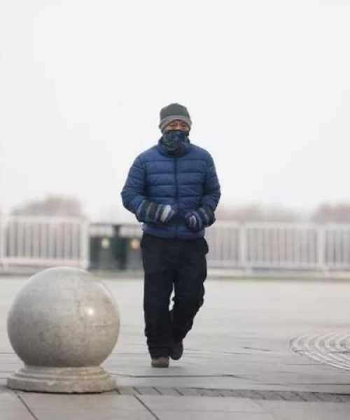 今日气象变化揭秘，降温来袭，应对策略精炼短句助你应对！