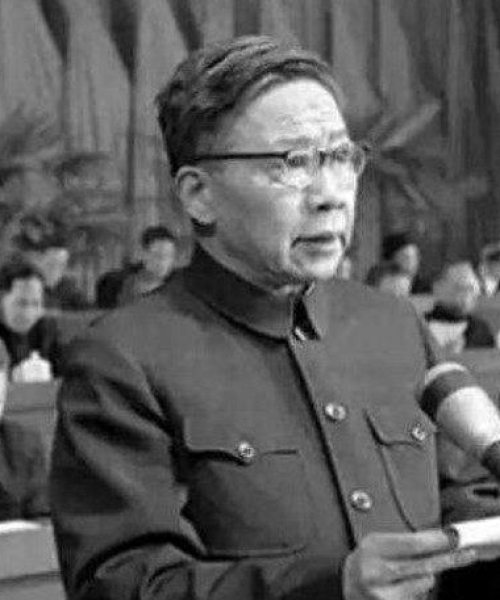男人勇往直前，人生征途上的励志语录，激发无限斗志！