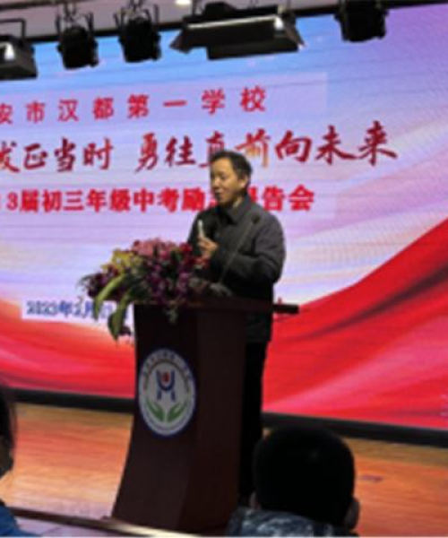 简短犀利励志语录，激发潜力的终极力量！