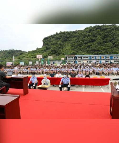 「青春待你同行，成长与等待的百度网盘故事」