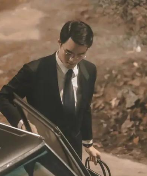 实用与奢华并存，热门奢侈大包排名前十，时尚之选大揭秘
