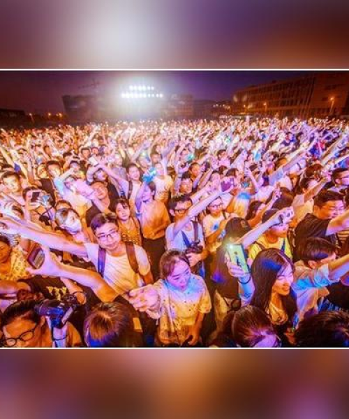 「卡通广场舞风靡全国，百度新时代舞动潮流！」