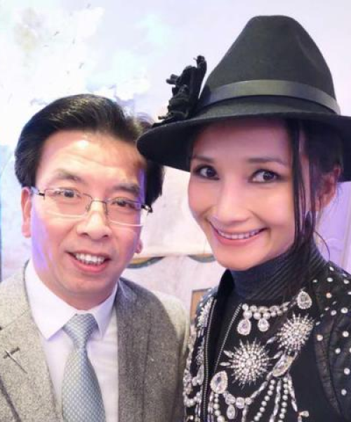 罗兰引领潮流前沿，最新新闻展现多元魅力