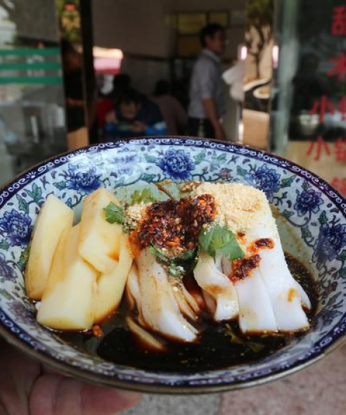 云南特色小吃大揭秘，美食之旅，一搜即达！