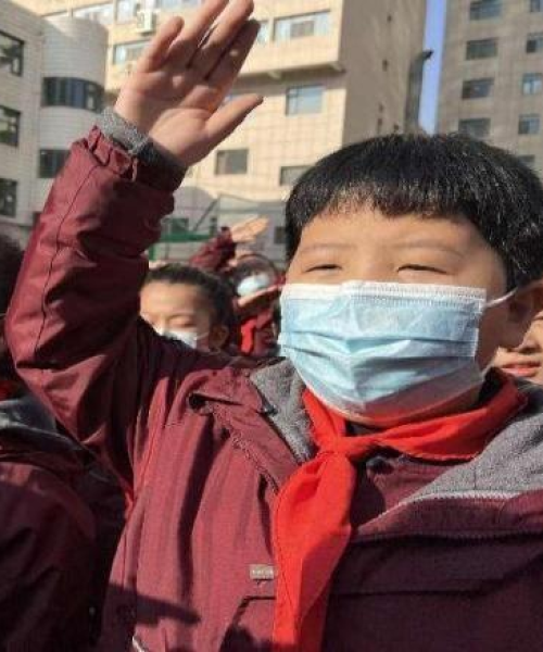红旗村村长开启新篇章，今日头条新闻热议话题