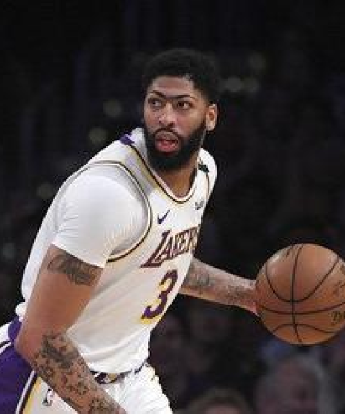 揭秘现役NBA十大巨星排名，谁居榜首？