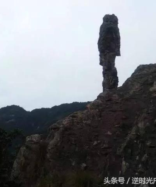 陡坡镇活力四溢，发展迅猛——新闻头条揭秘小镇崛起之路