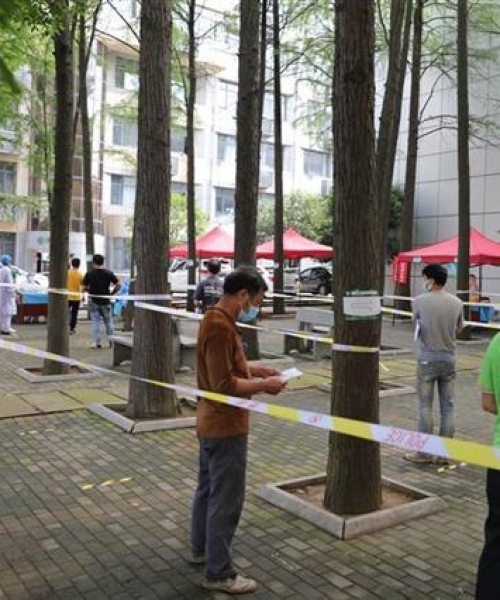 湖北小孩中暑事件揭秘，视频记录全过程及应对方法