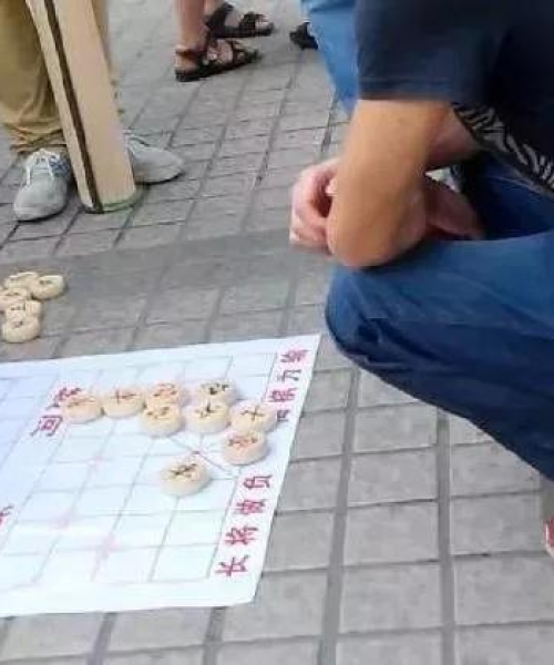 青田小孩被骗事件视频曝光，儿童安全红线敲响警钟！