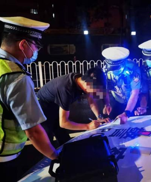 鞍山帅哥司机事件真相揭秘，最新视频曝光，背后故事引人关注