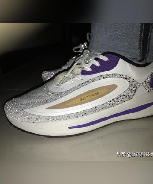 女生跑鞋排行榜TOP10，精选跑鞋，轻松起跑新选择