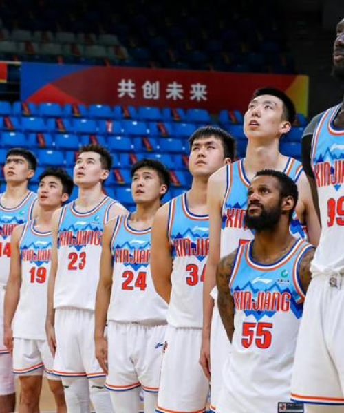 足坛潜力中锋TOP10，未来之星闪耀球场，谁将成下一个球场焦点？